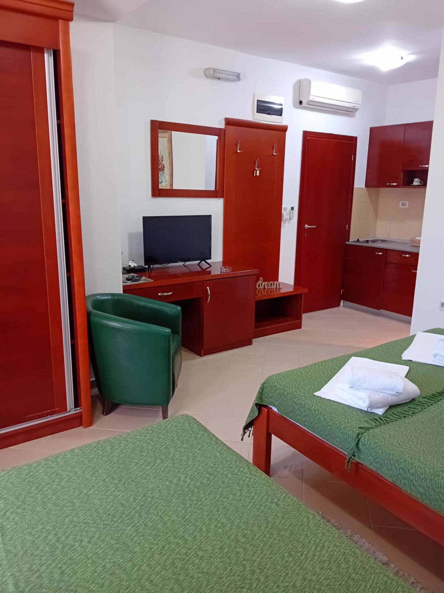 Apartments Krapina Lux Будва Екстер'єр фото