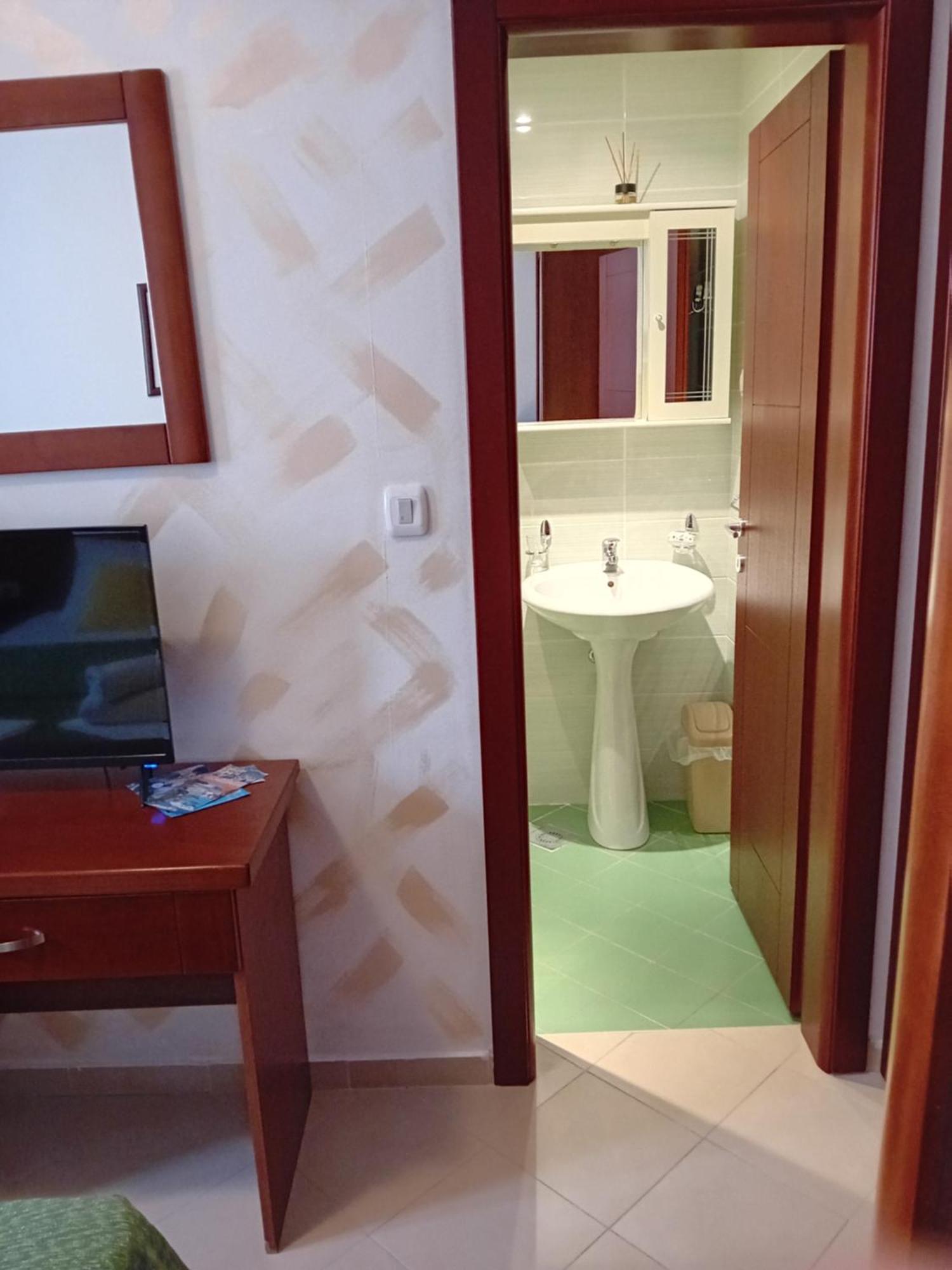 Apartments Krapina Lux Будва Екстер'єр фото