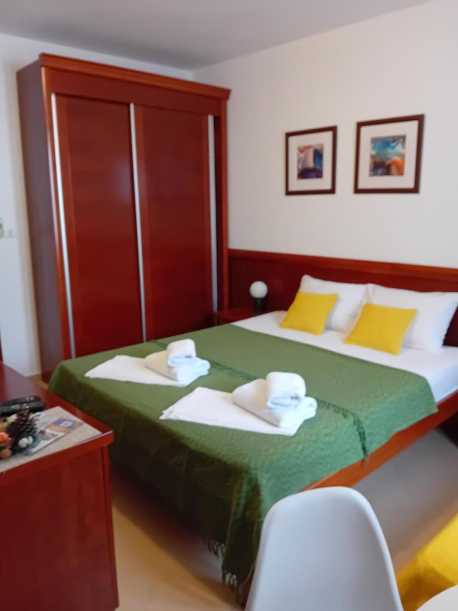 Apartments Krapina Lux Будва Екстер'єр фото