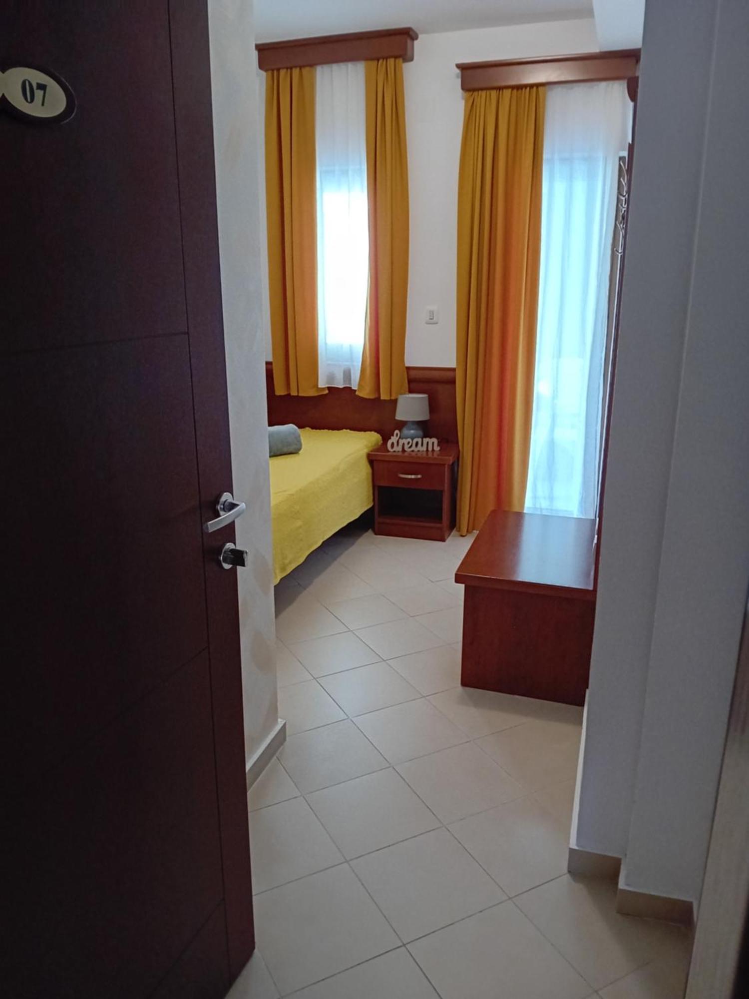 Apartments Krapina Lux Будва Екстер'єр фото