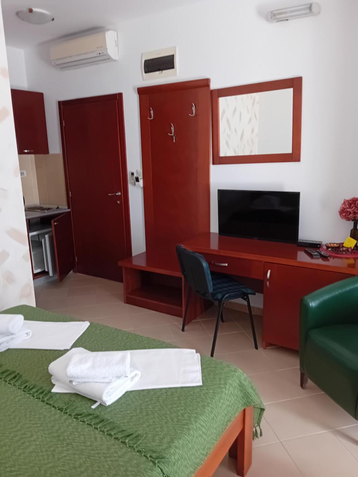 Apartments Krapina Lux Будва Екстер'єр фото
