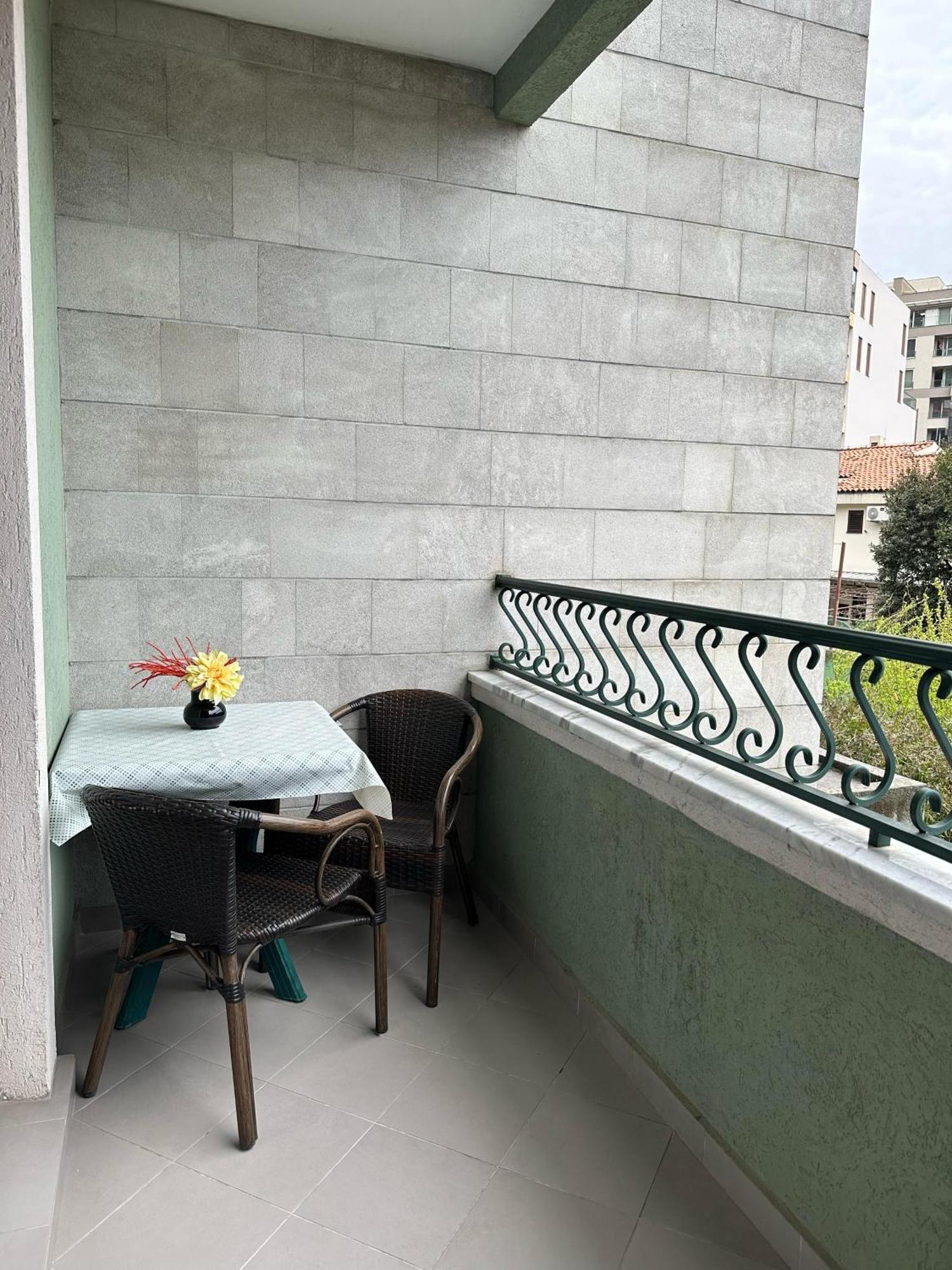 Apartments Krapina Lux Будва Екстер'єр фото