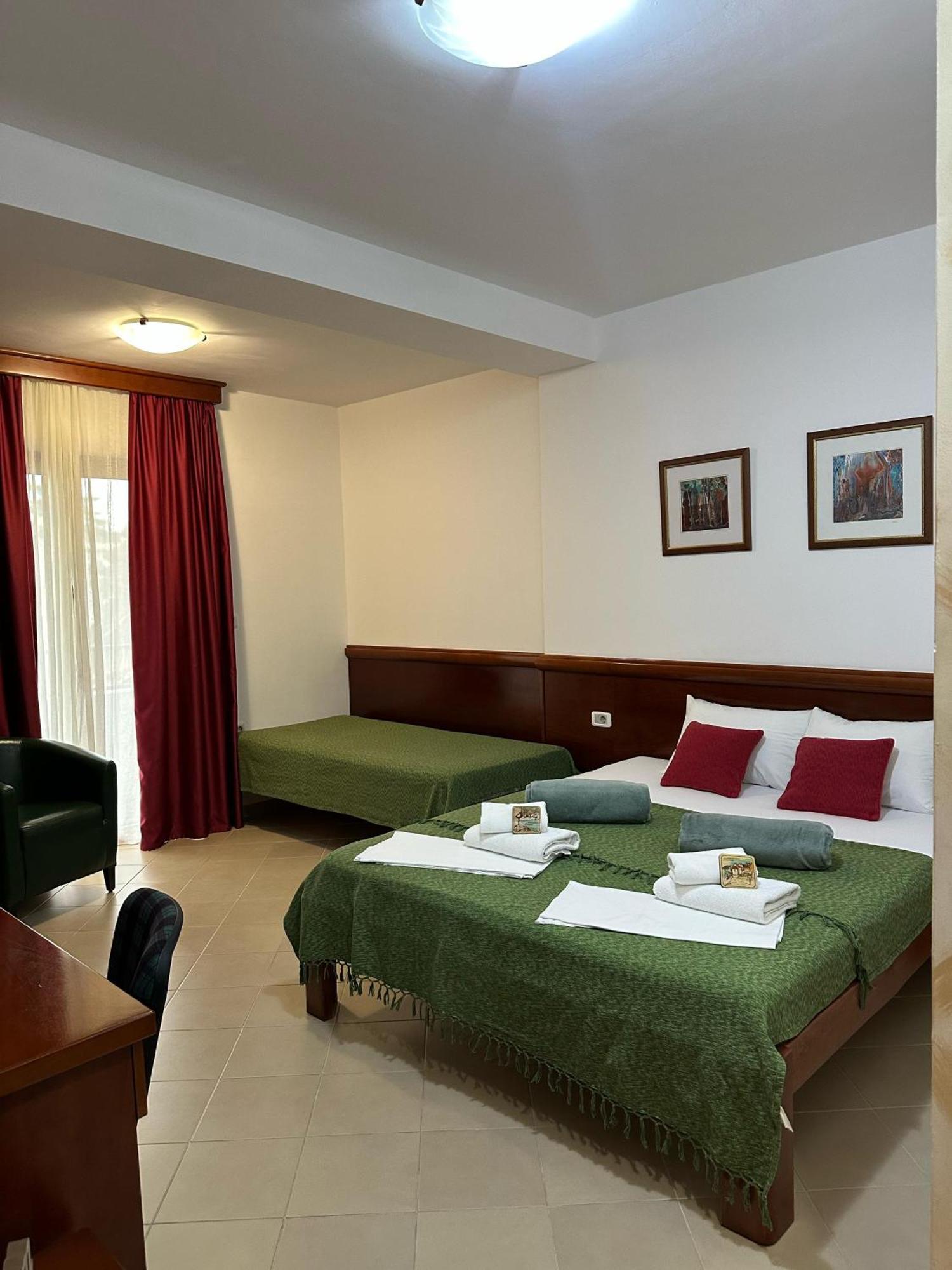 Apartments Krapina Lux Будва Екстер'єр фото