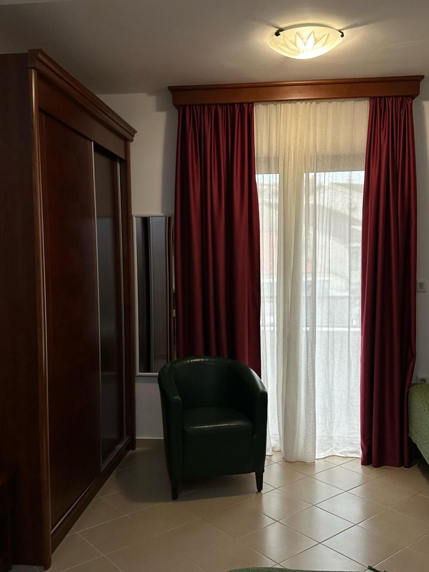 Apartments Krapina Lux Будва Екстер'єр фото