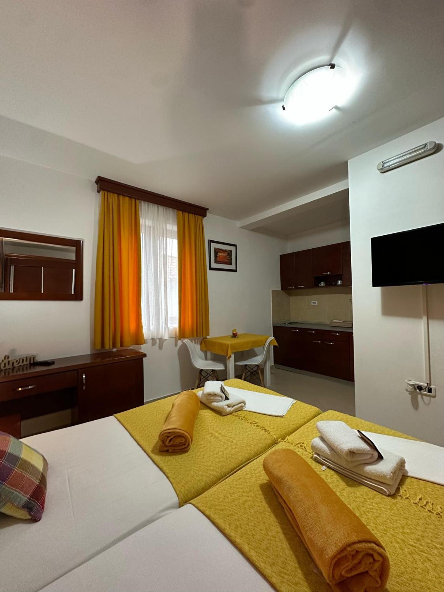 Apartments Krapina Lux Будва Екстер'єр фото